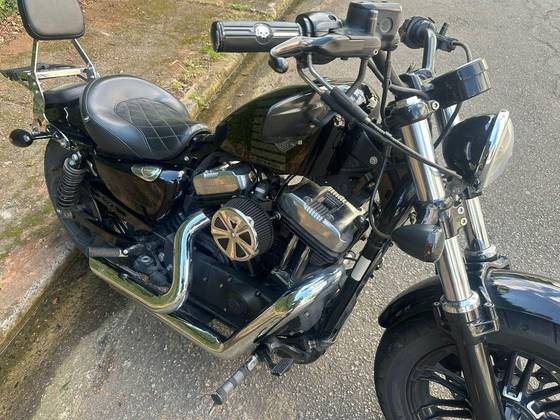 HARLEY-DAVIDSON SPORTSTER FORTY-EIGHT 